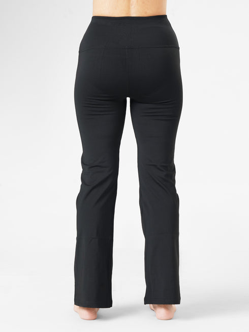 Proactive Pocket Flare legging in Black